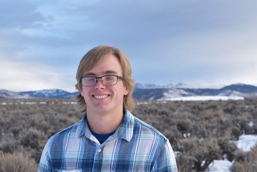 Legally blind Eagle Valley graduate headed to Colorado School of Mines earns a $10,000 scholarship - Vimarsana News